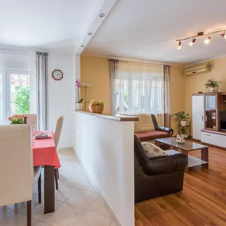 Fuer 5 Personen Ca 63 Qm In Crikvenica, Kvarner Bucht Und Umgebung Apartament Crikvenica